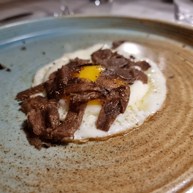 Uovo E Tartufo