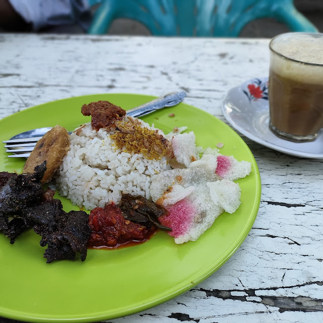 Nasi Gurih Dendeng Dan Perkedel
