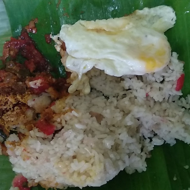Nasi Gurih Ayam Gulai