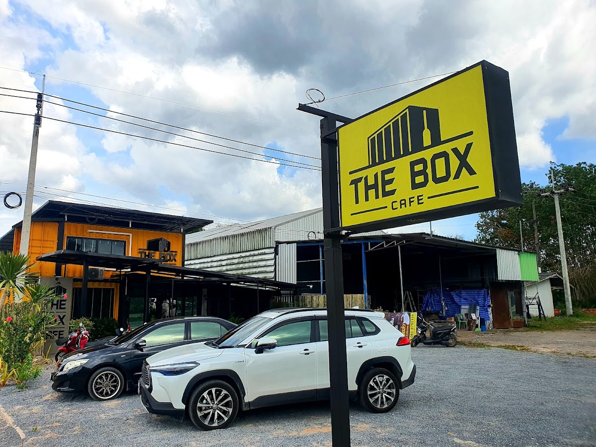 The box cafe