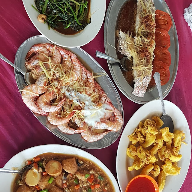 Steamed Seafish and Prawns Deep Fried Sotong Tsufu and Belacan Sweet Potato Leaves