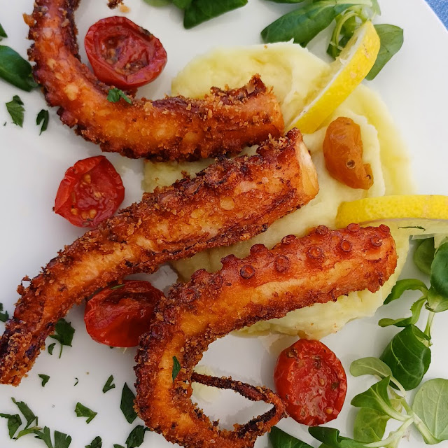 Tentacolo Di Polpo Croccante Con Tortino Di Patate