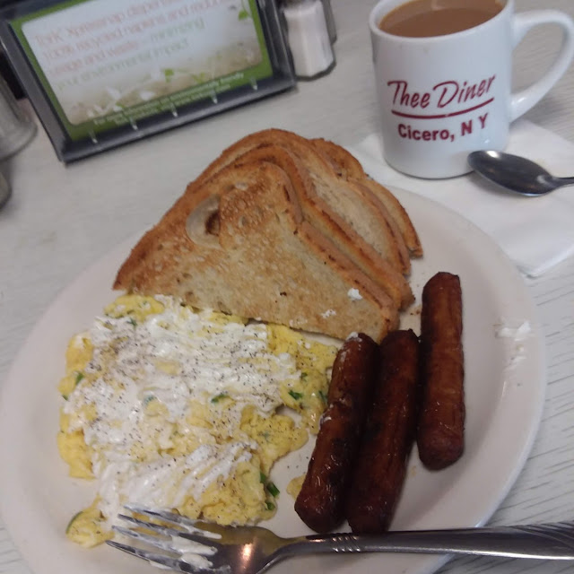 2 Eggs 2 Links & Toast