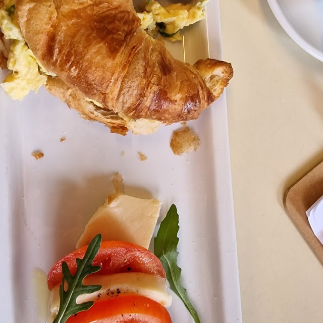 Croissant with Scrambled Eggs