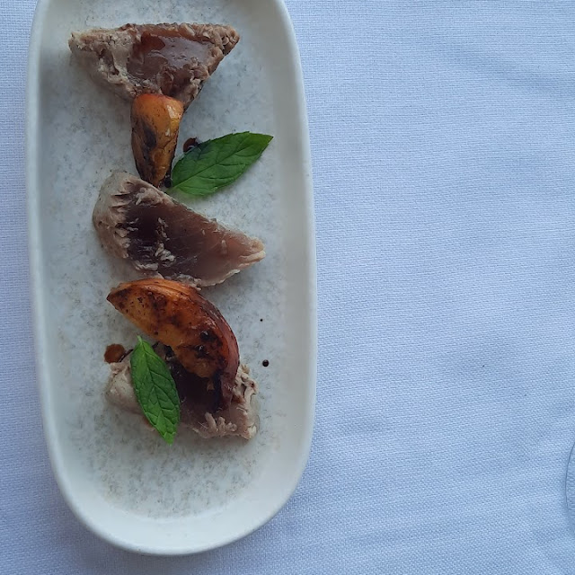 Tonijnsteak Met Geroosterde Perzik