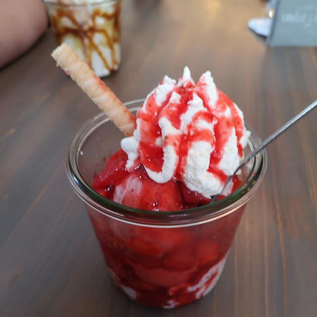 Strawberry Sundae
