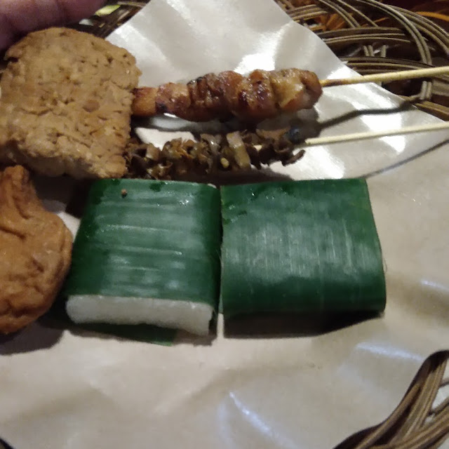 Ketan Tempe Bacem Tahu Bacem Dan Sate Usus