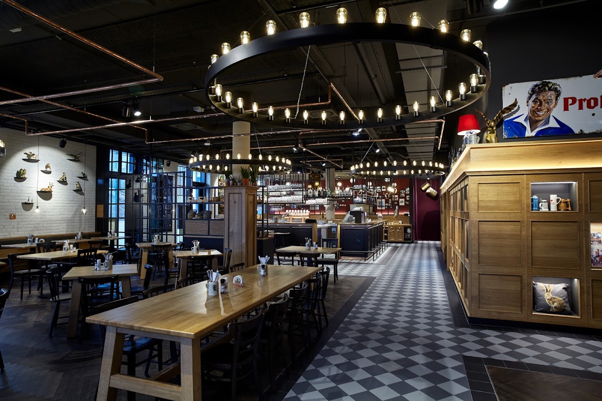 Henninger am Turm // Das Frankfurter Brauhaus