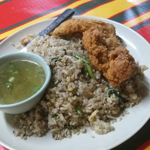 Nasi Goreng Kampung Ayam Goreng