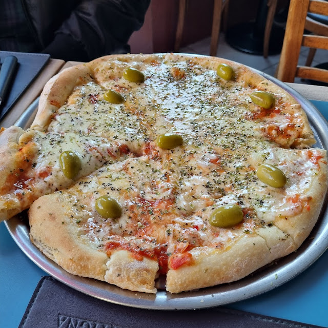 Pizza A la Piedra