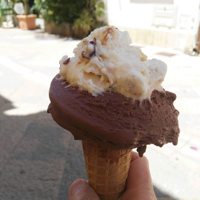 Gelato Al Cioccolato E Mandorle