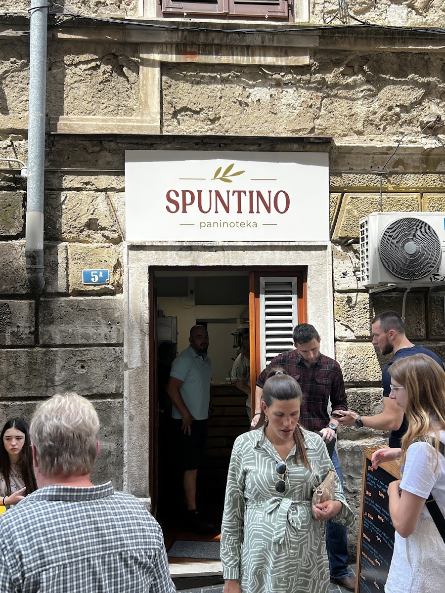 SPUNTINO | Paninoteka