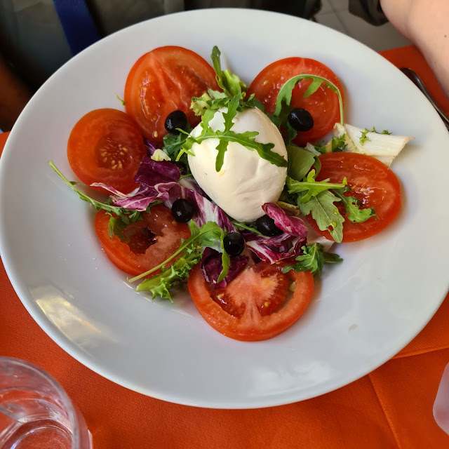 Insalata Con Mozzarella