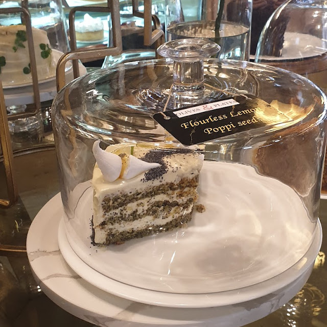 Lemon Poppiseed Cake