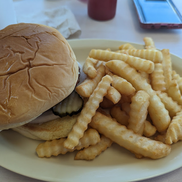 Hamburger & Fries