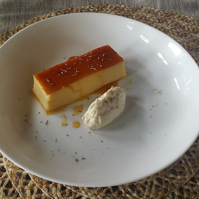Pudim de Leite Com Puxiri Creme Montado E Caramelo de Castanhas