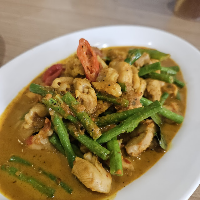 Phatphed Chicken