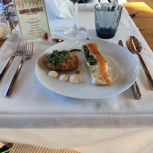 Antipasto Con Crocchetta Di Bollito E Crostino Di Trota Ed Erbe