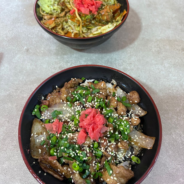 Barayaki Don Suíno E Sosu Yakissoba Suíno