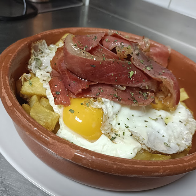 Huevos Rotos Con Jamón
