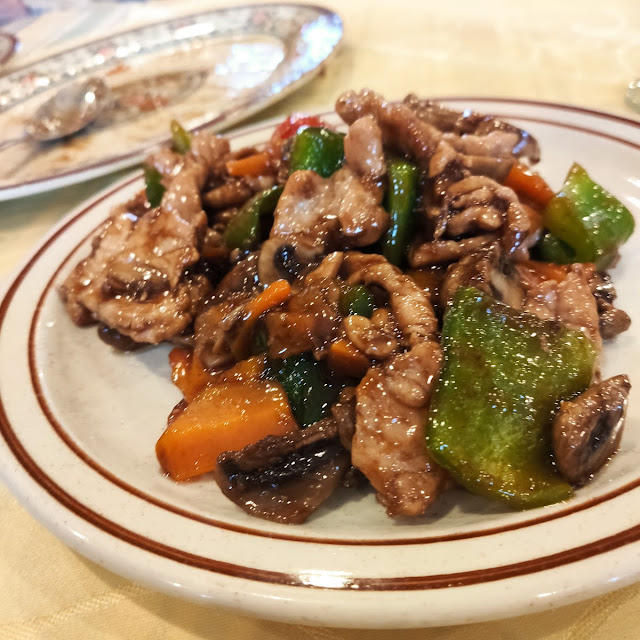 Cerdo Con Champiñones Salteados