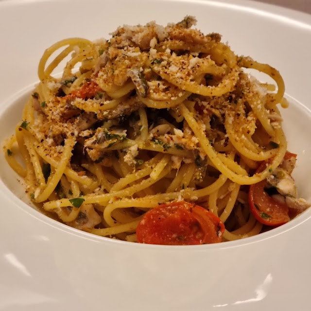 Spaghetti Felicetti Con Acciughe Pomodorini E Pangrattato