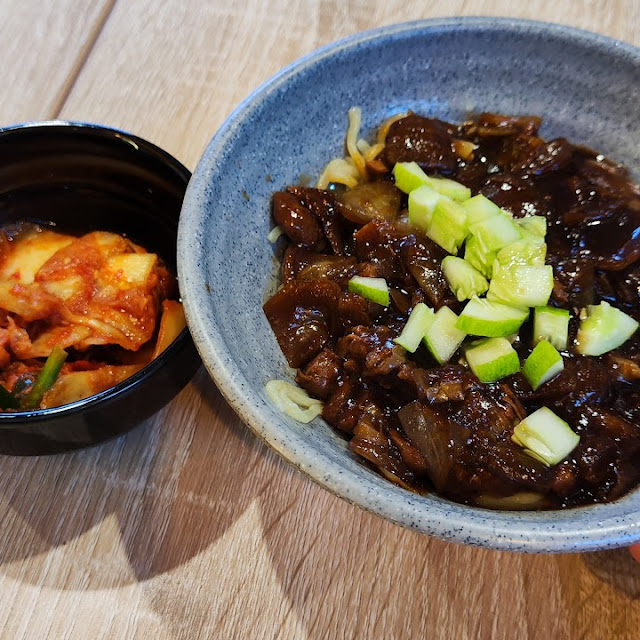 Jjanjangmyeon and Kimchi