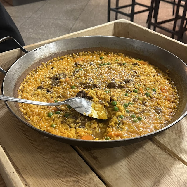 Paella Mixta Con Polo de Curral E Mariscos