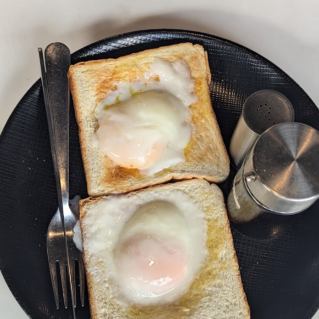 Roti Telur Goyang