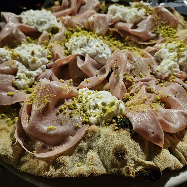 Pizza Mortadella E Pistacchi