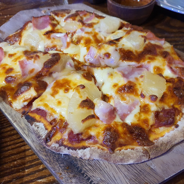 Hawaiian Pizza