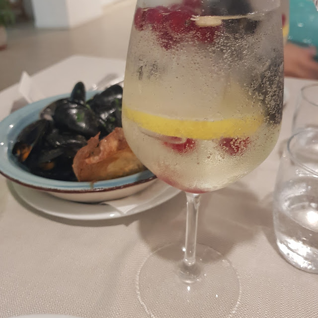 Crudo Di Crostacei Iceberg Olive Di Gaeta E Arance Siciliane