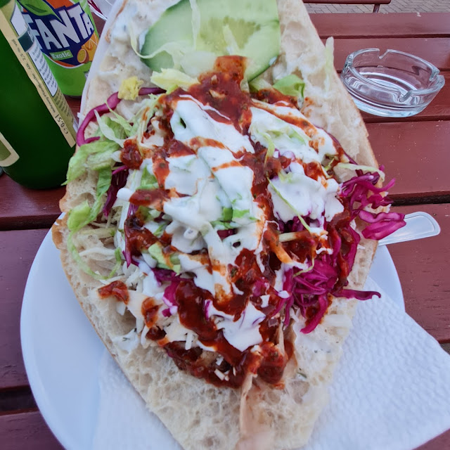 Kinderdöner Mit Allem Und Chilisauce