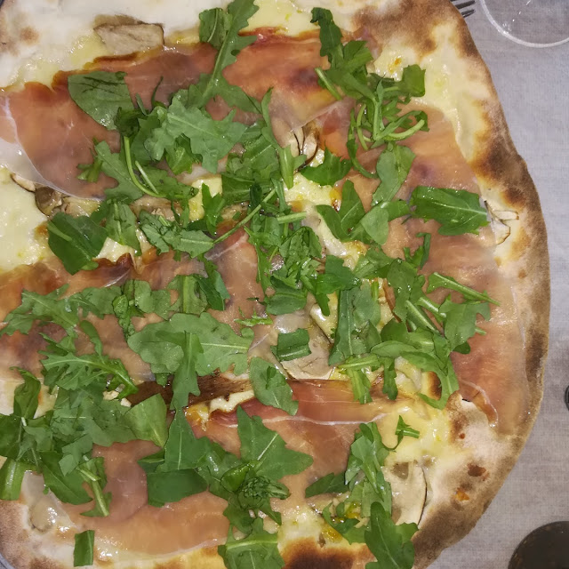 Pizza Porcini E Rucola E Crudo