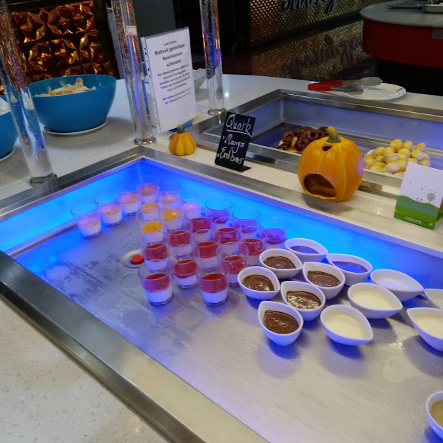 Div Vanille Und Schokolade Puddings Quark M Früchten Usw