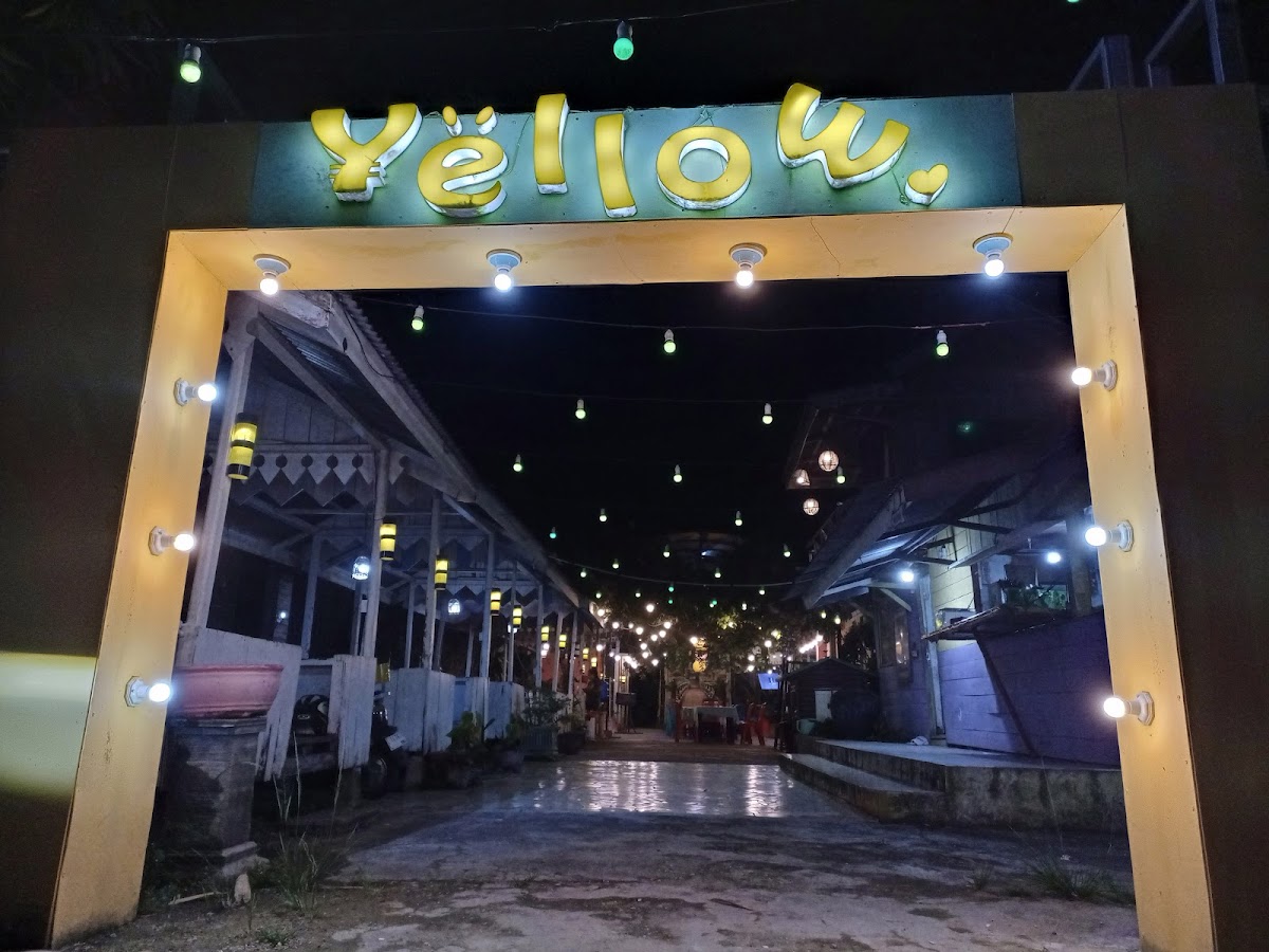 Yellow Cafe