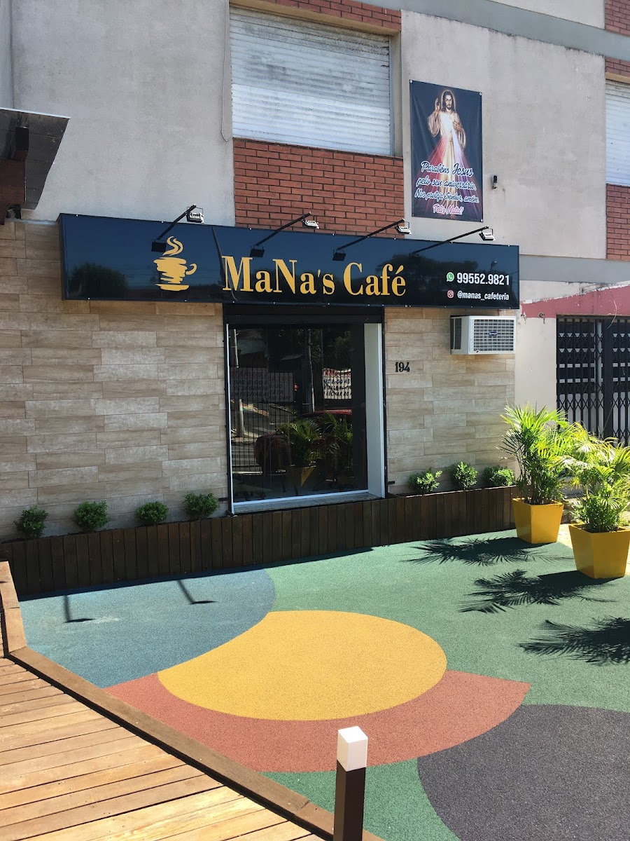 Mana's Cafeteria