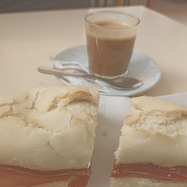 Bocadillo Aceite Tomate Y Jamón