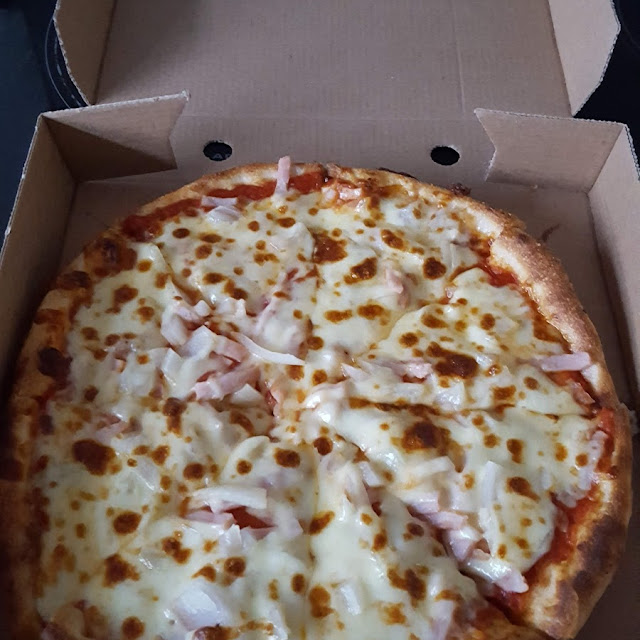 Cheese and Tomato Pizza