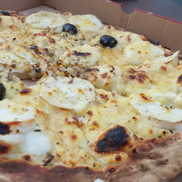 Pizza Queso de Cabra Y Miel