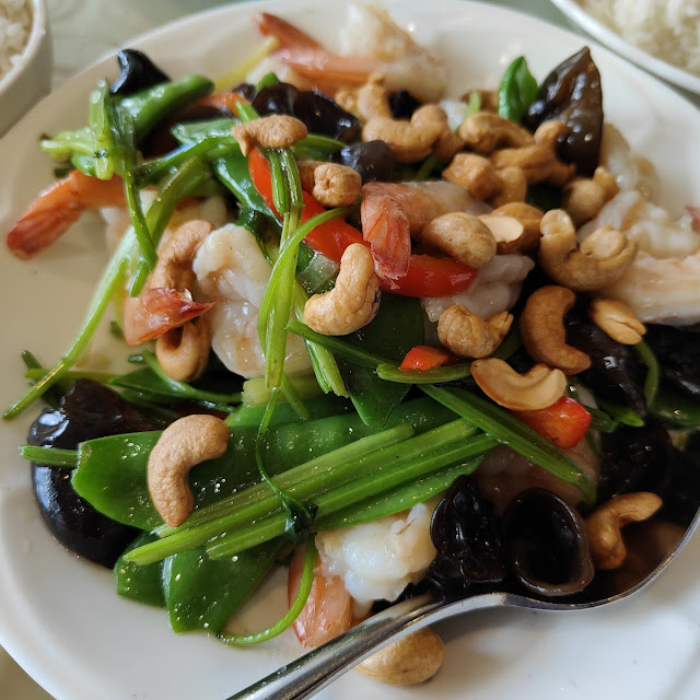 Fried Scallops Vege with Cashew Nut
