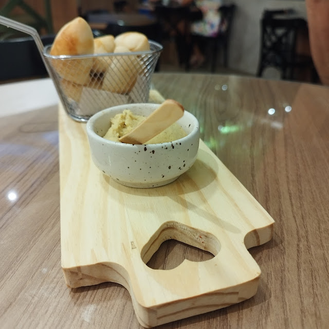 Esfirras C Pasta de Grão de Bico