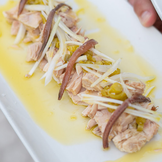 Bonito del Norte Con Anchoas Guindillas Y Cebolla