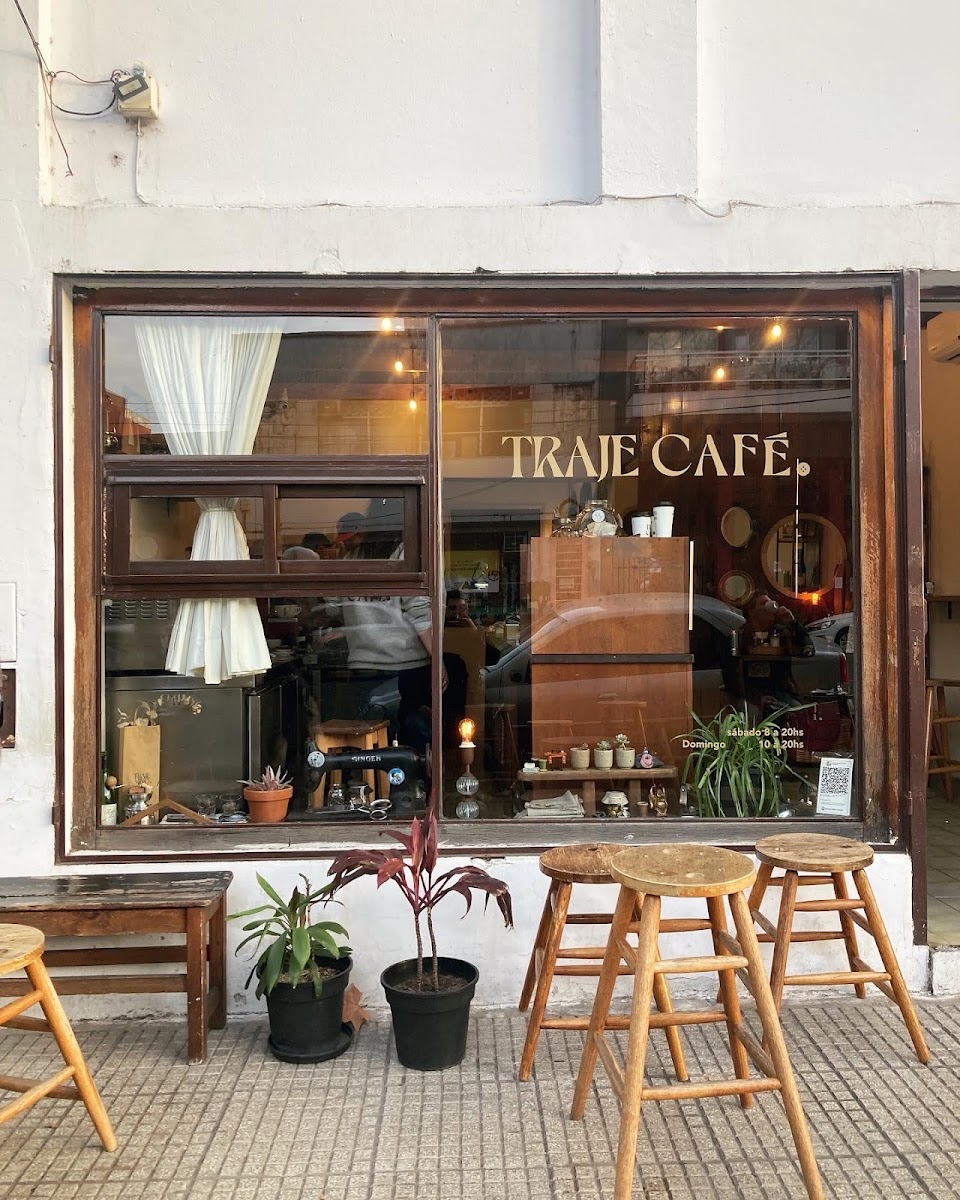 Traje Café