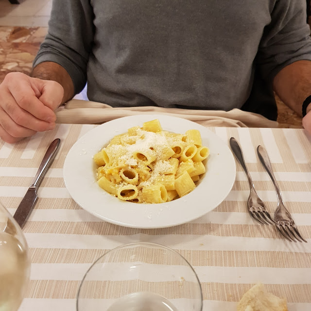 Mezze Maniche Con Crema Di Zucca E Stracchino