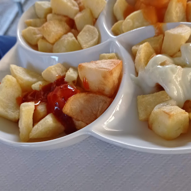 Patatas 4 Salsas
