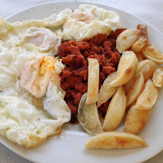 Huevos Con Chichos
