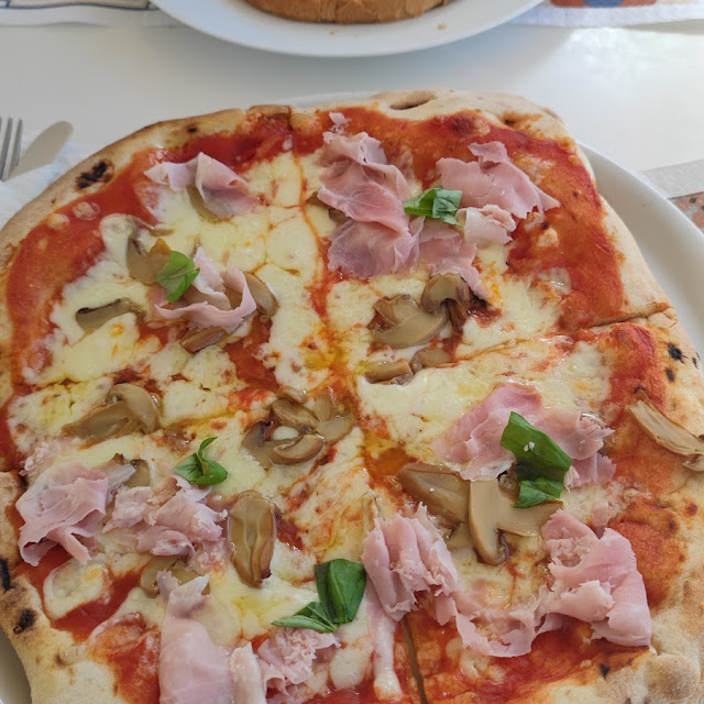 Pizza Capricciosa