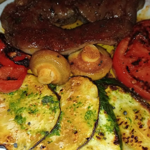 Verdura de Temporada A la Plancha Con Salsa Mery