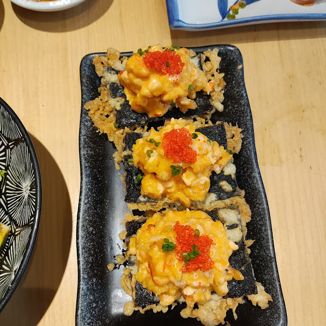 Salmon Mentai Roll